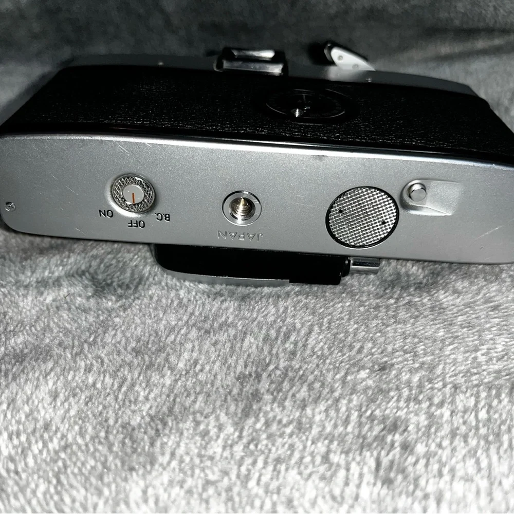 Vintage Silver Minolta SRT100 35mm SLR Camera Body Used Good For Parts